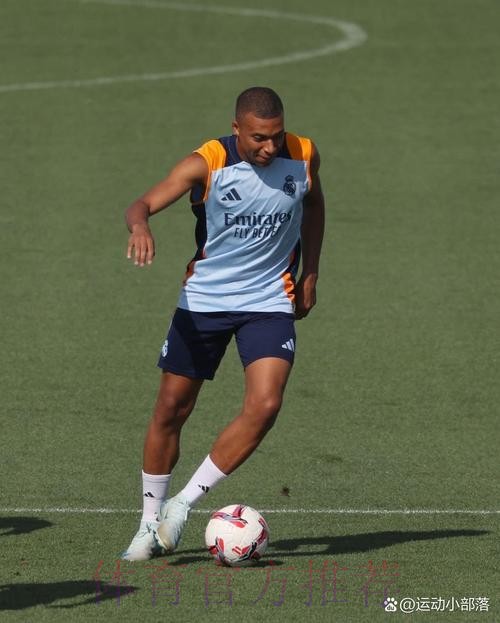皇马官方:姆巴佩个人训练 库尔图瓦和卢宁恢复训练 皇马官方:姆巴佩个人训练 库尔图瓦和卢宁恢复训练