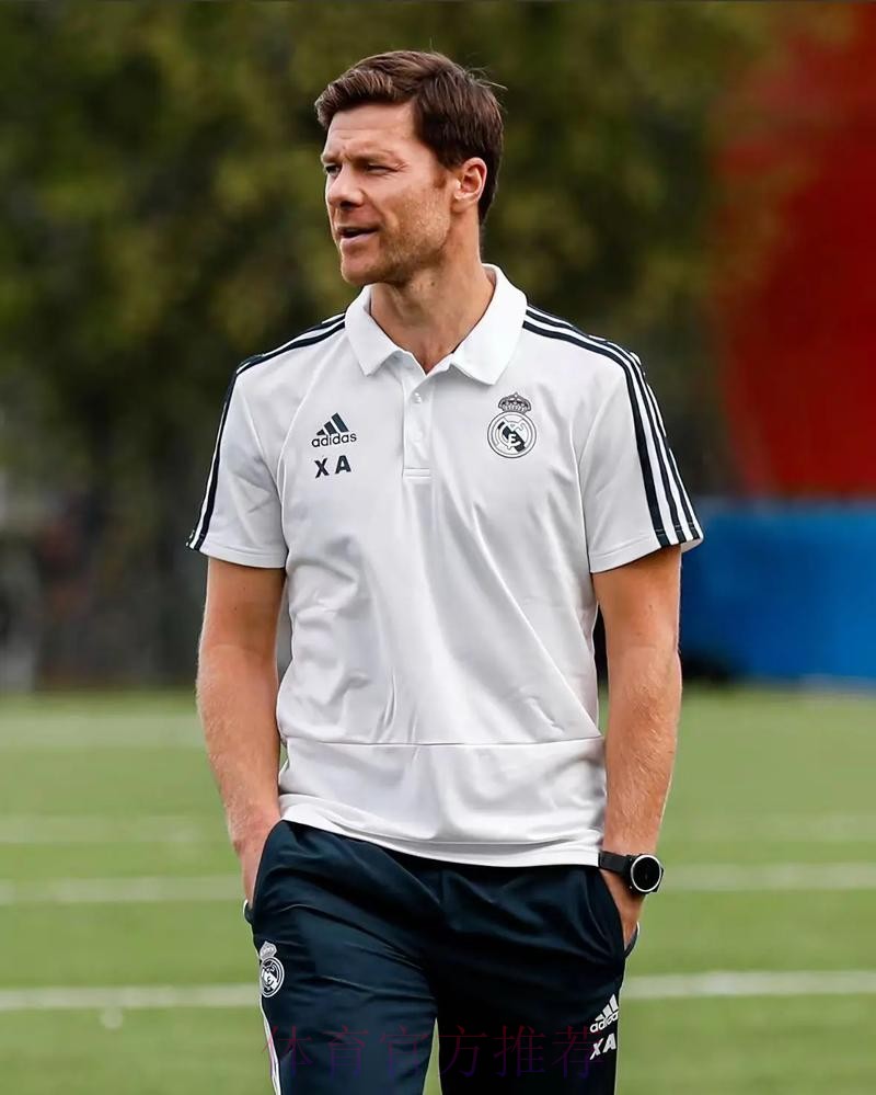 卢宁:我不知道谁会质疑自己的主教练哈维·阿隆索 卢宁:我不知道谁会质疑自己的主教练哈维·阿隆索